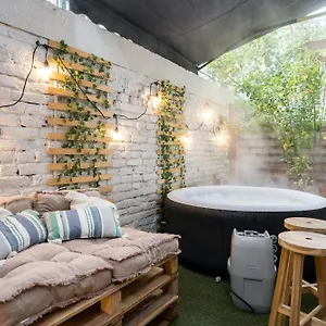 Apartment Downtown Urban Spot Jacuzzi&cinema Universitate, Bucharest