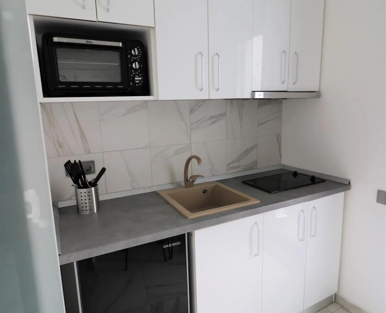 Apartment Deluxe Skyline Retreat Studio - Old Town Bucharest Romania