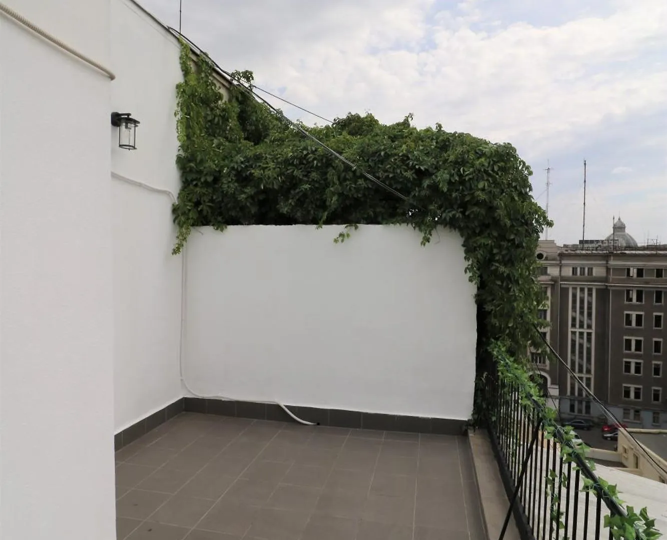 Deluxe Skyline Retreat Studio - Old Town Bucharest