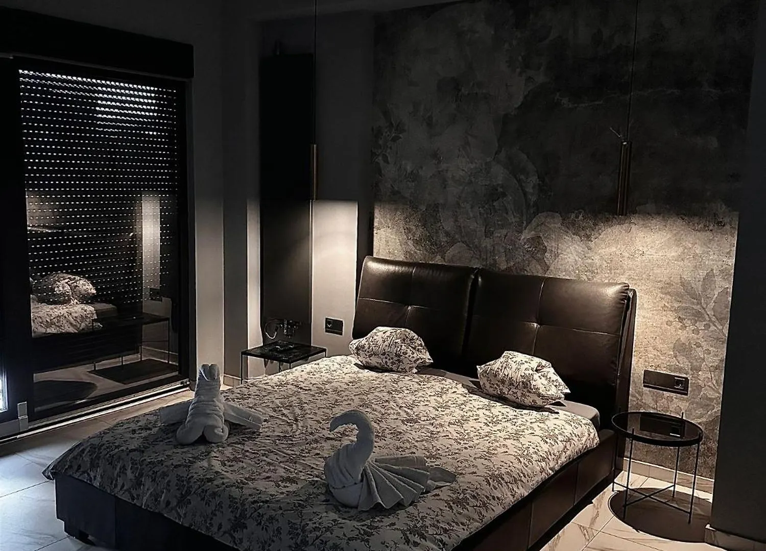 Deluxe Skyline Retreat Studio - Old Town Bucharest 0*,  Romania